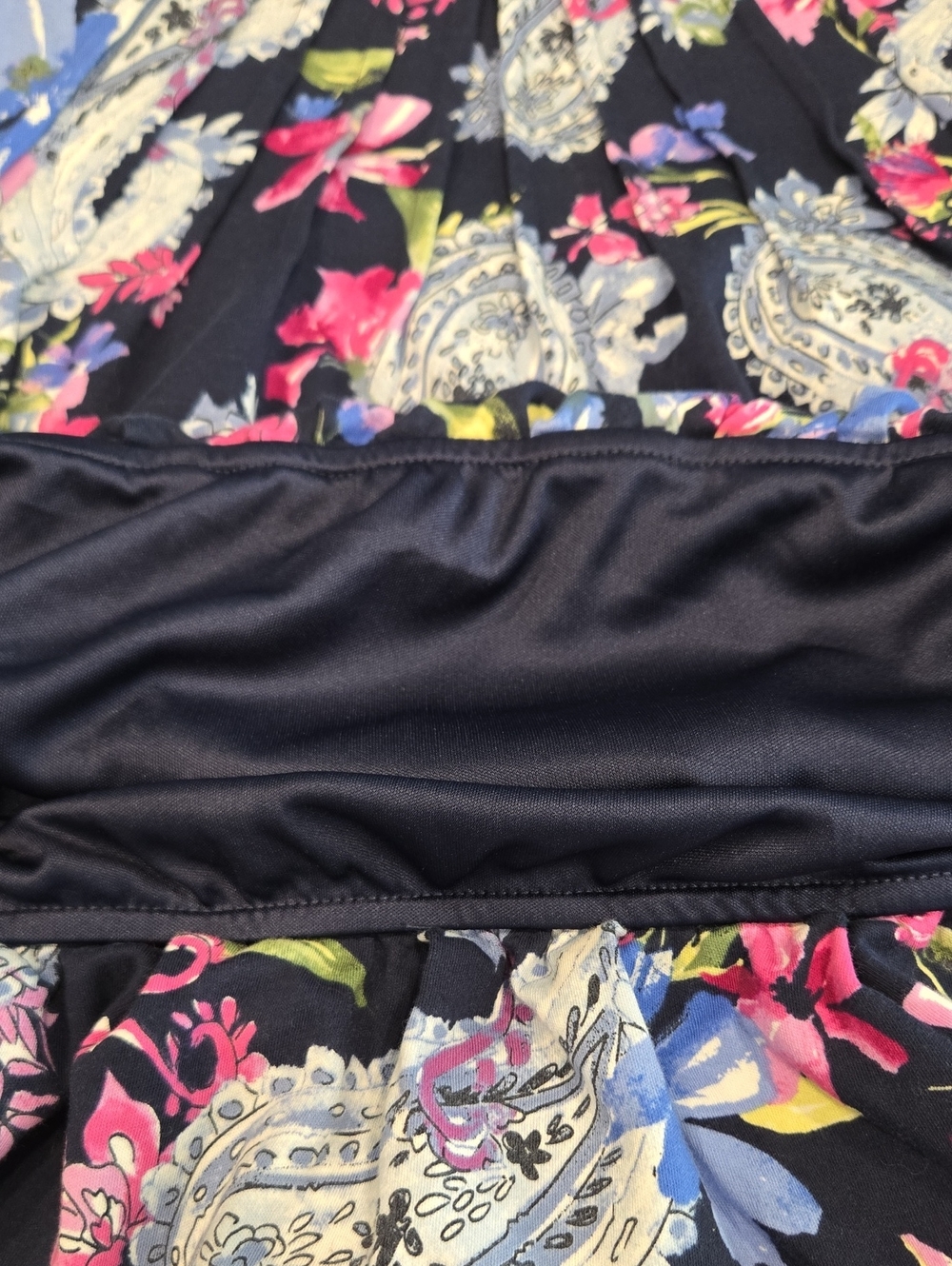 CHICO'S PAISLEY PINTUCK BUBBLE HEM TOP. SIZE 2 = LARGE. BLUE/ PINK. - Picture 11 of 12